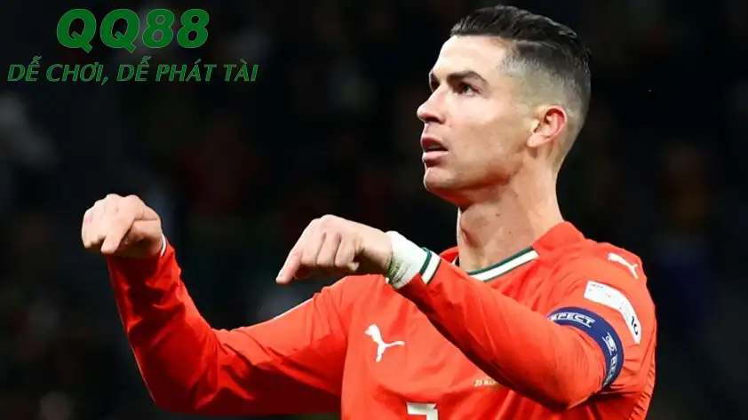 Teddy Sheringham tin rằng Ronaldo sẽ sang Mỹ thi đấu (Ảnh: GOAL)